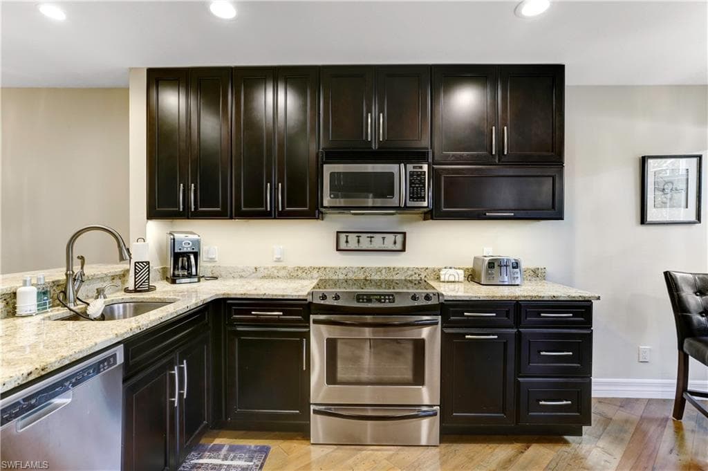 27105 Oakwood Lake Dr, Bonita Springs, FL 34134-15
