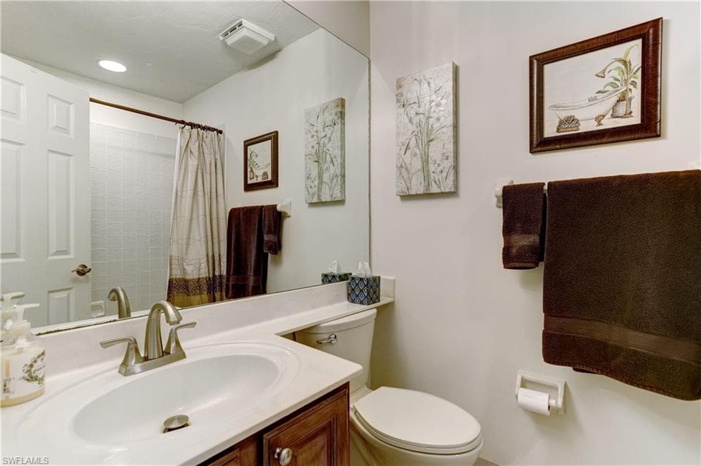 27105 Oakwood Lake Dr, Bonita Springs, FL 34134-23