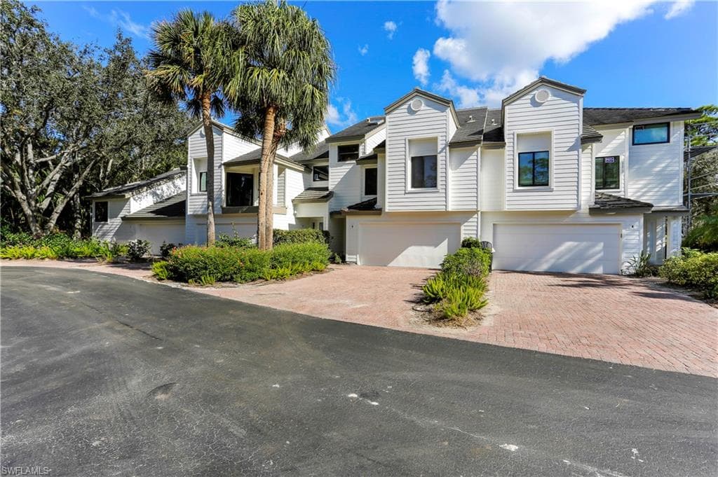 27105 Oakwood Lake Dr, Bonita Springs, FL 34134-31