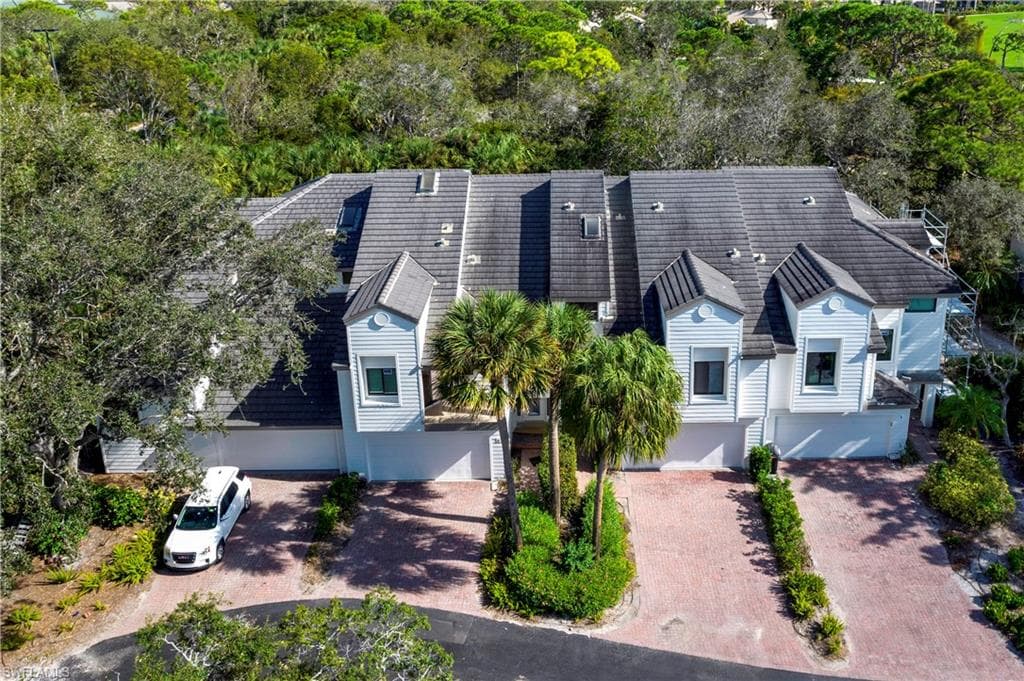 27105 Oakwood Lake Dr, Bonita Springs, FL 34134-32