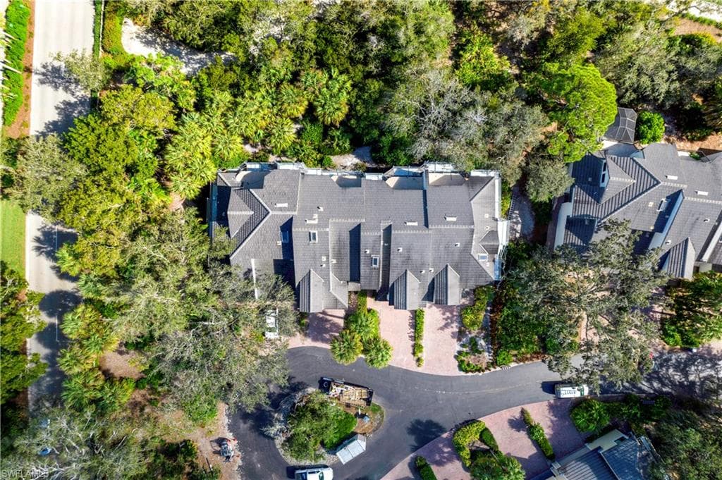 27105 Oakwood Lake Dr, Bonita Springs, FL 34134-34