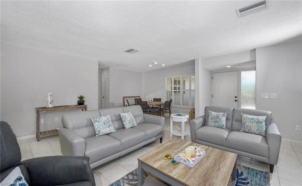 673 Travers Ave, Fort Myers, FL 33919-8
