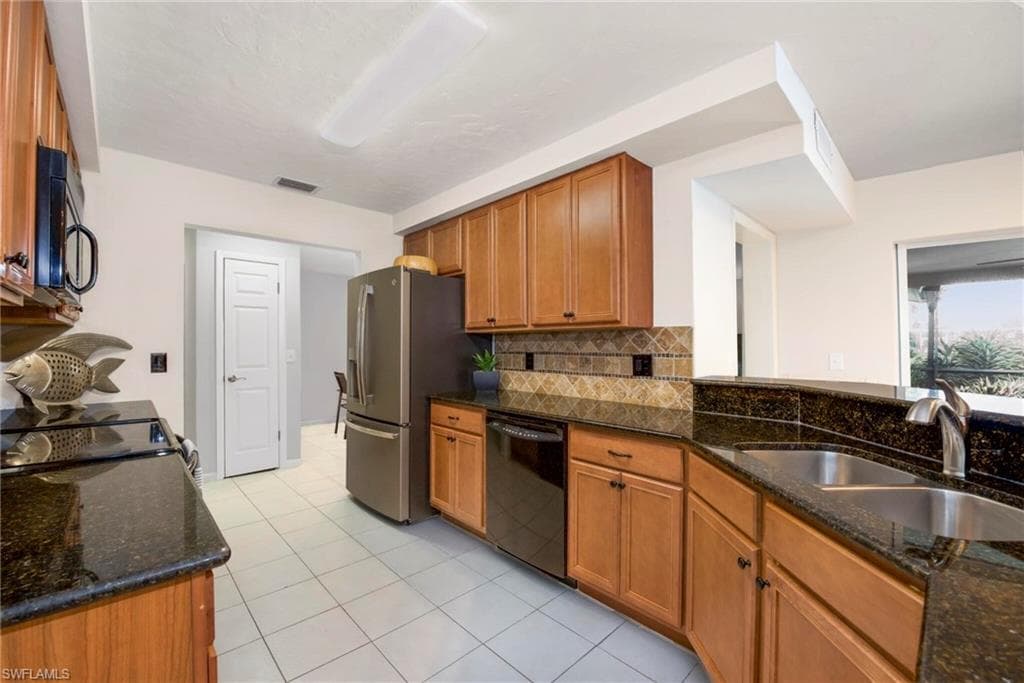 673 Travers Ave, Fort Myers, FL 33919-10