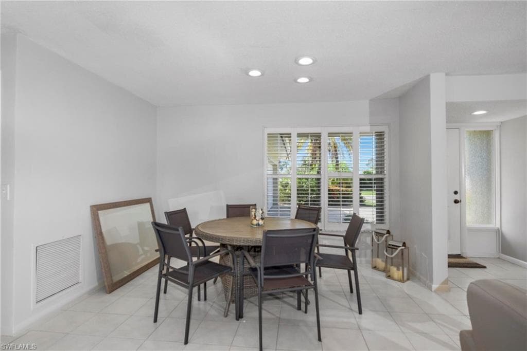 673 Travers Ave, Fort Myers, FL 33919-14