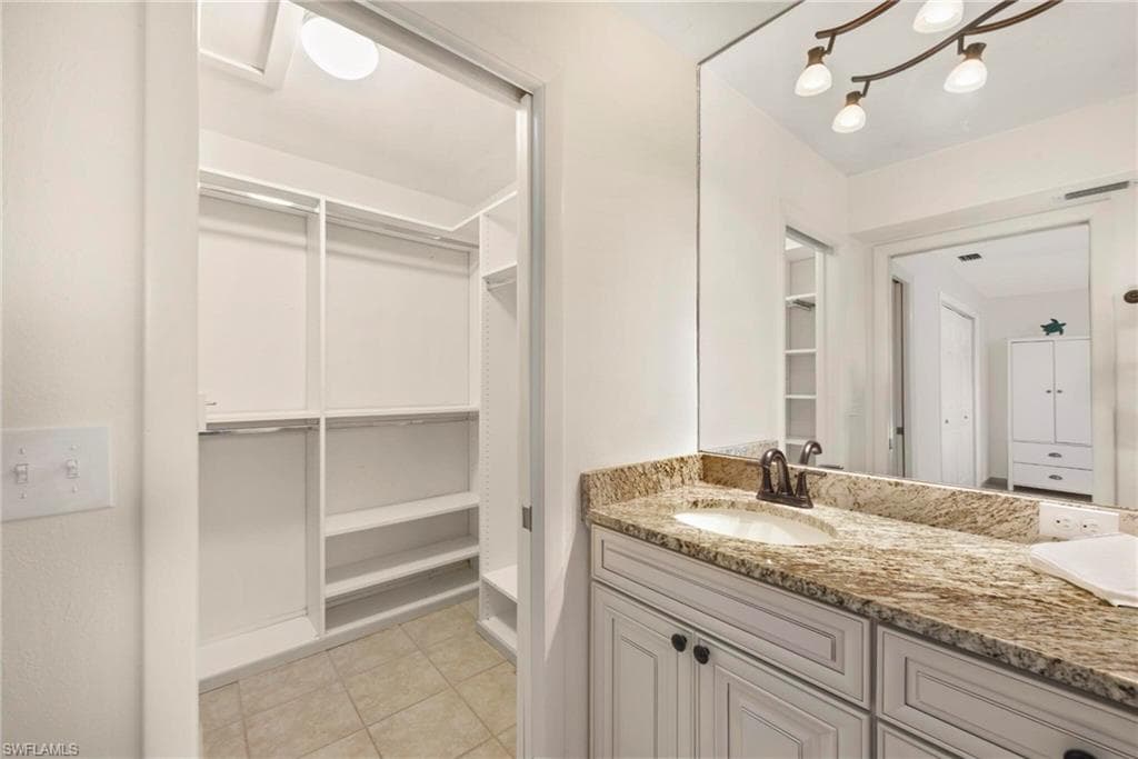 673 Travers Ave, Fort Myers, FL 33919-19