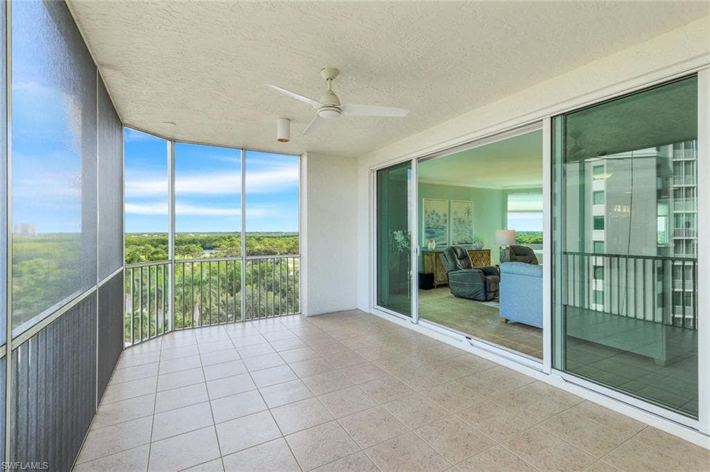 275 Indies Way 706, Naples, FL 34110-29