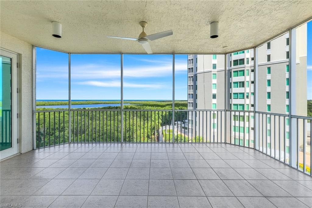 275 Indies Way 706, Naples, FL 34110-30