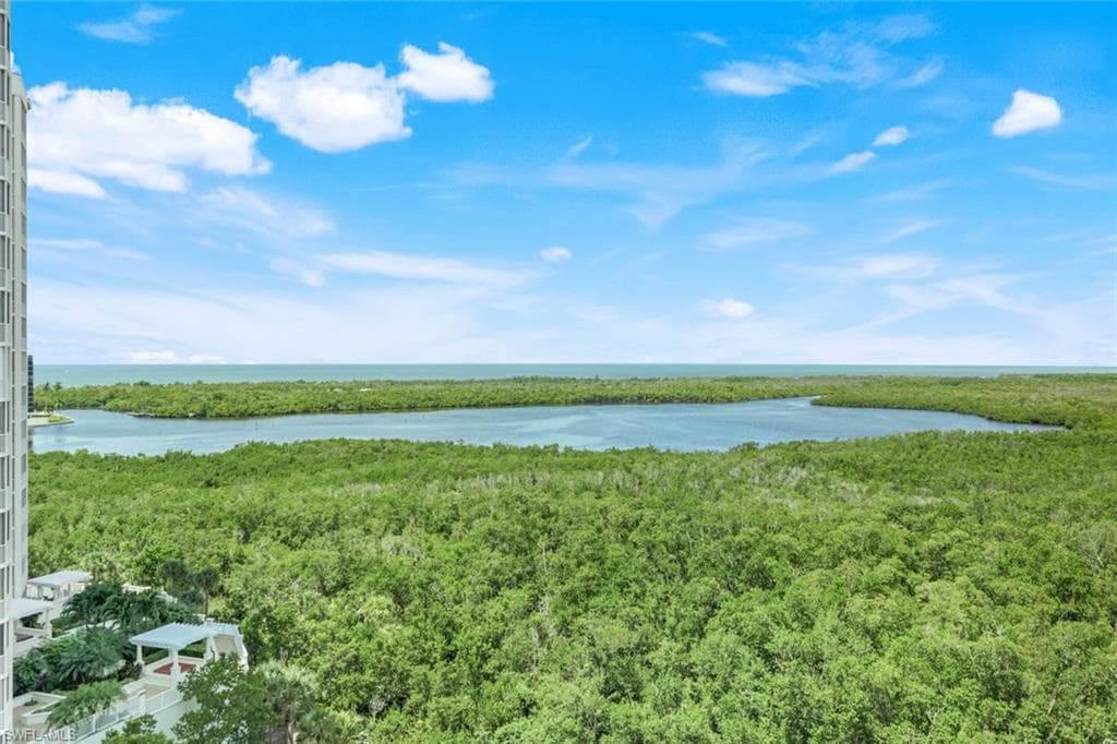 275 Indies Way 706, Naples, FL 34110-32