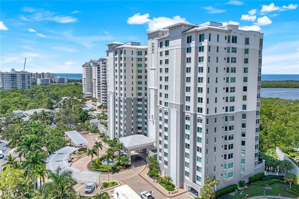 275 Indies Way 706, Naples, FL 34110-35