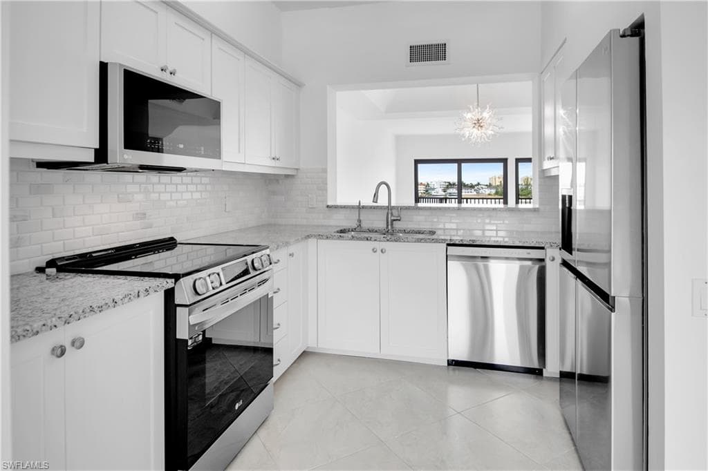 231 La Peninsula Blvd 231, Naples, FL 34113-11