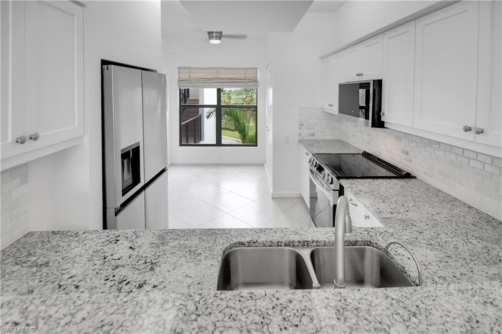 231 La Peninsula Blvd 231, Naples, FL 34113-12