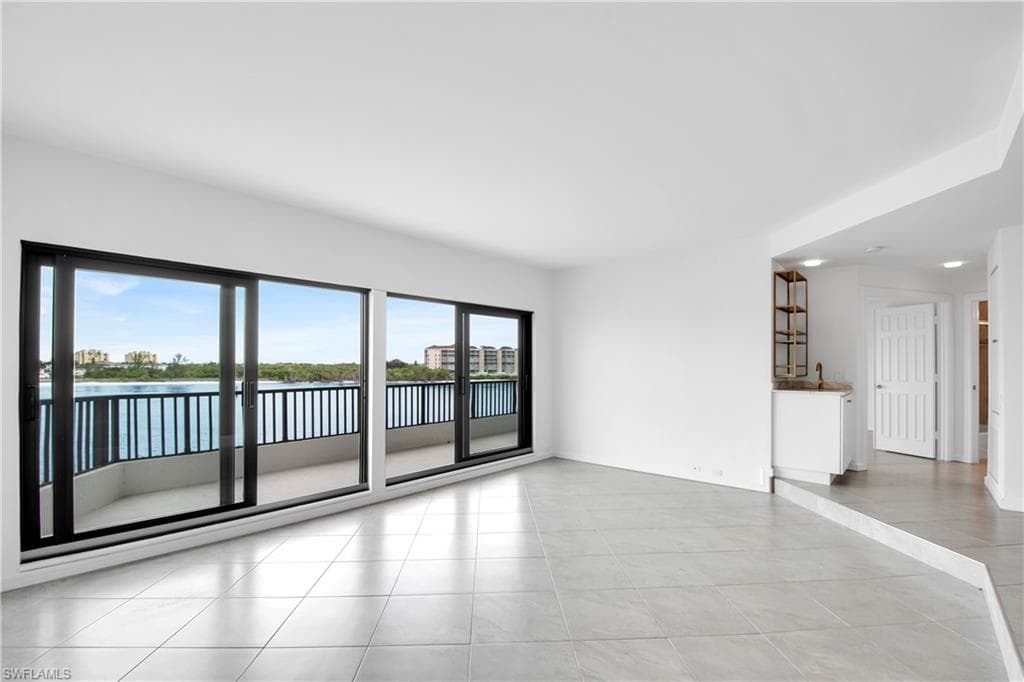 231 La Peninsula Blvd 231, Naples, FL 34113-14