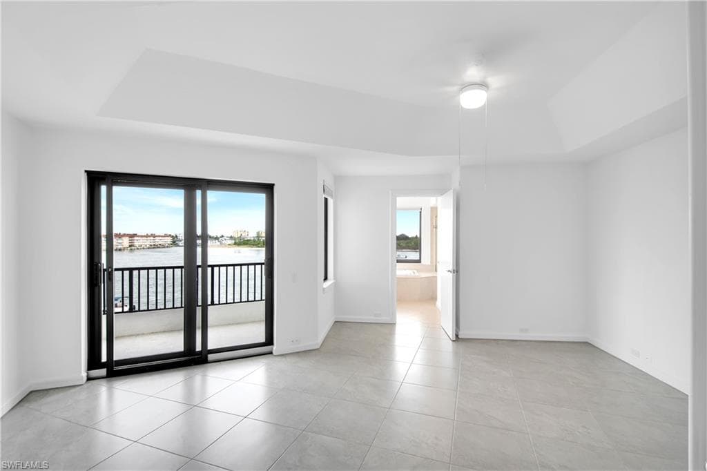 231 La Peninsula Blvd 231, Naples, FL 34113-21
