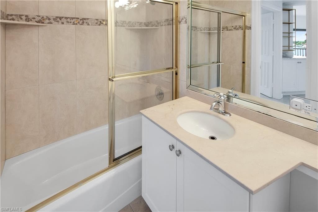 231 La Peninsula Blvd 231, Naples, FL 34113-23