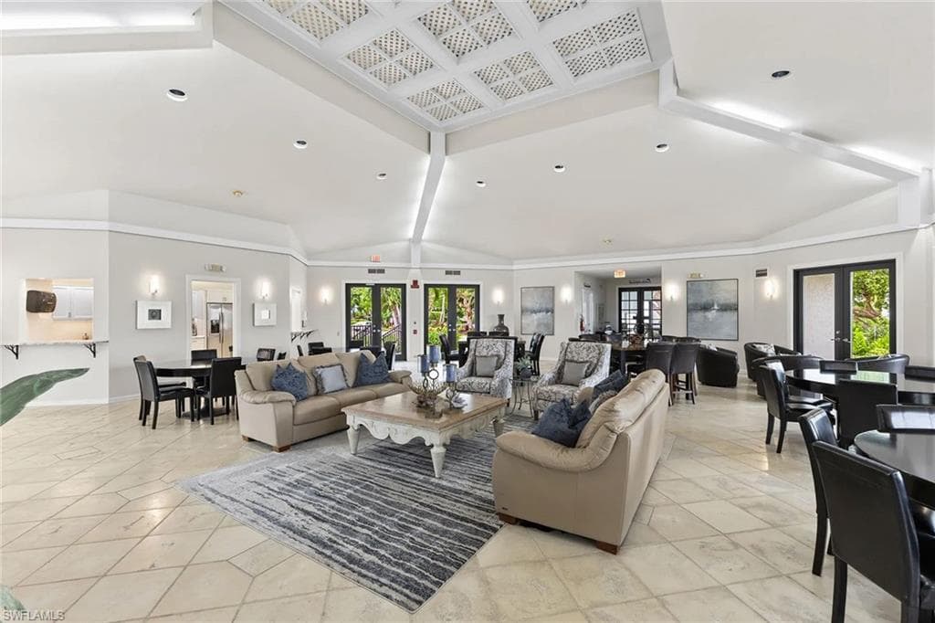 231 La Peninsula Blvd 231, Naples, FL 34113-39
