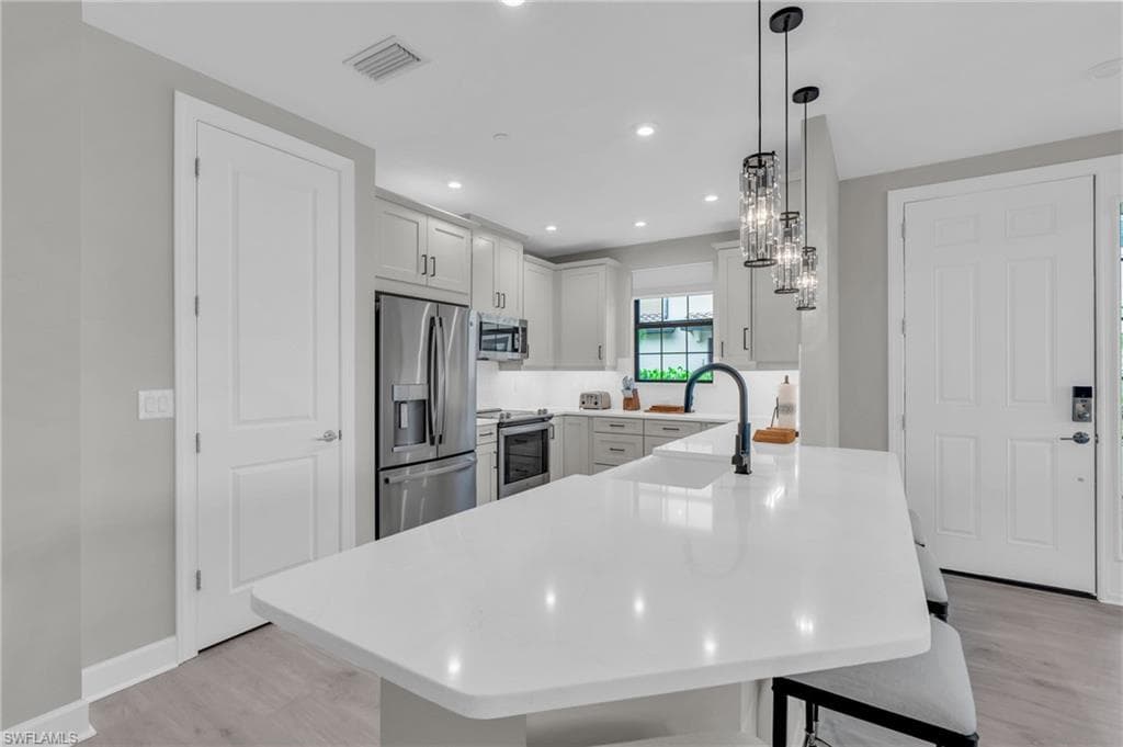 15252 Zeno Way 101, Naples, FL 34114-9