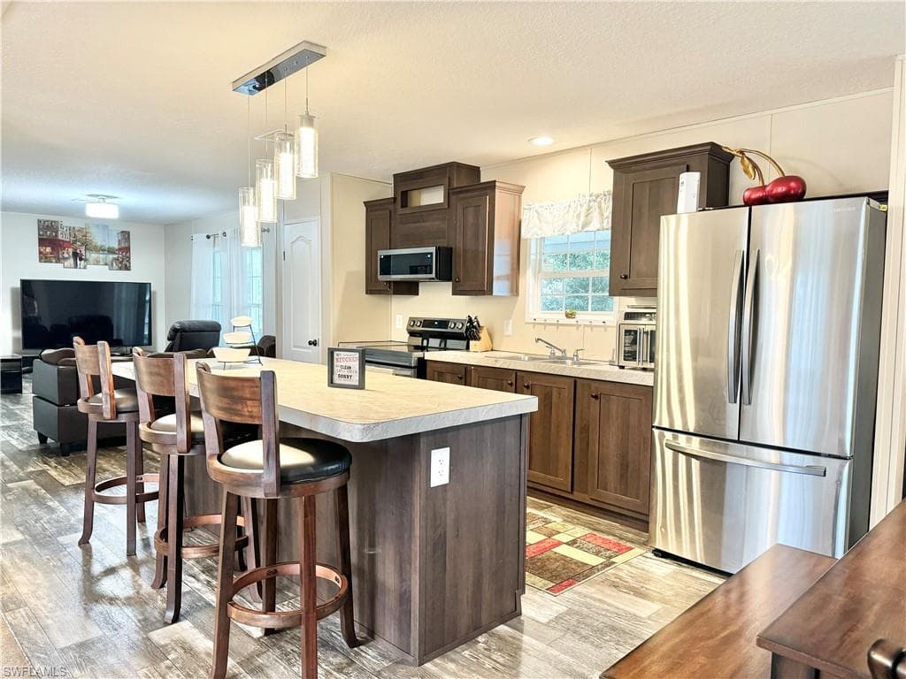 1255 Naples Ave, Clewiston, FL 33440-8