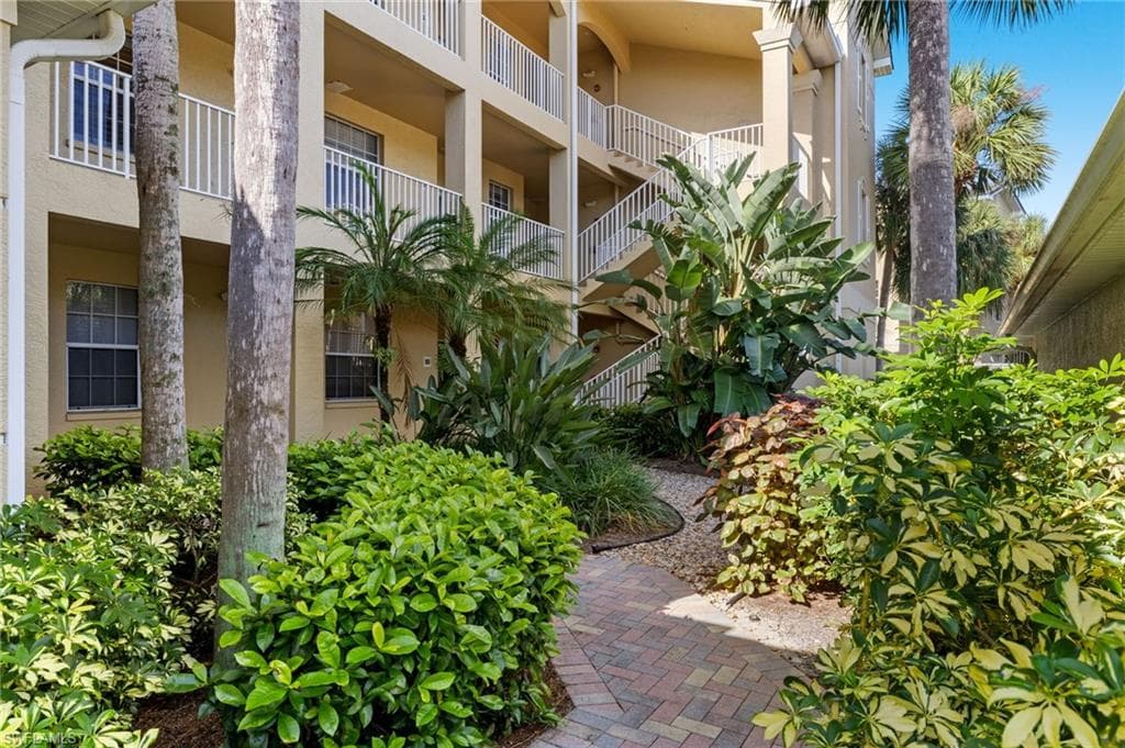 3461 Pointe Creek Ct 204, Bonita Springs, FL 34134-4