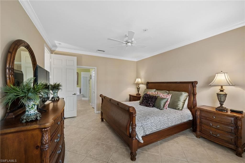5060 Yacht Harbor Cir 102, Naples, FL 34112-13
