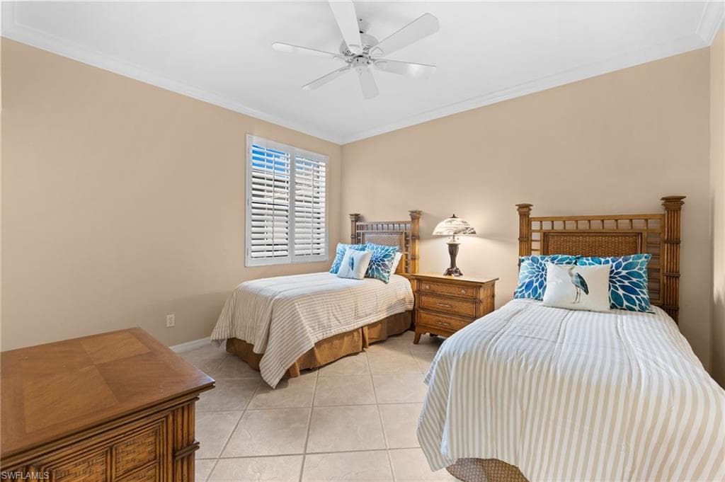 5060 Yacht Harbor Cir 102, Naples, FL 34112-17