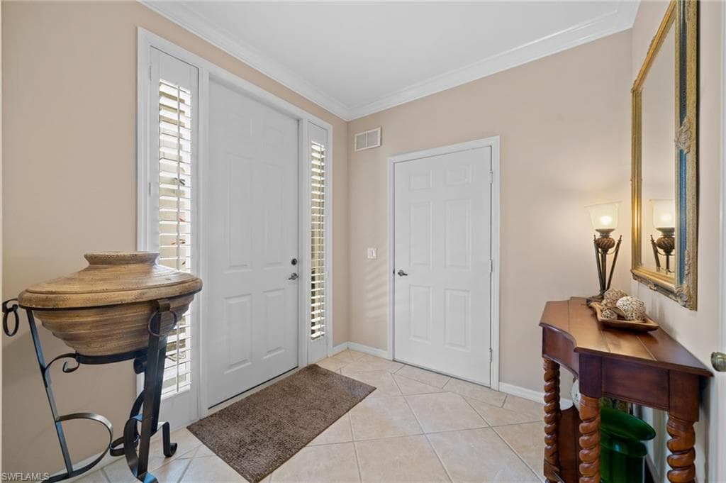 5060 Yacht Harbor Cir 102, Naples, FL 34112-20