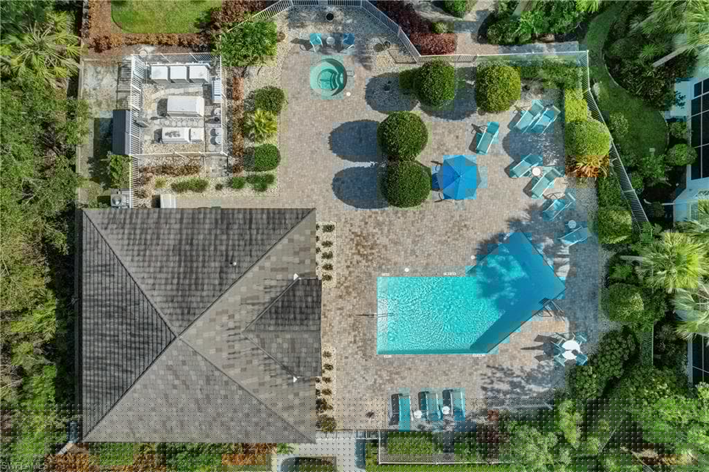 5060 Yacht Harbor Cir 102, Naples, FL 34112-25
