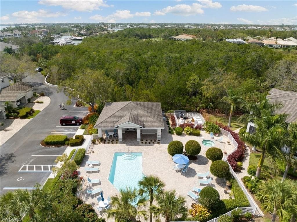 5060 Yacht Harbor Cir 102, Naples, FL 34112-26