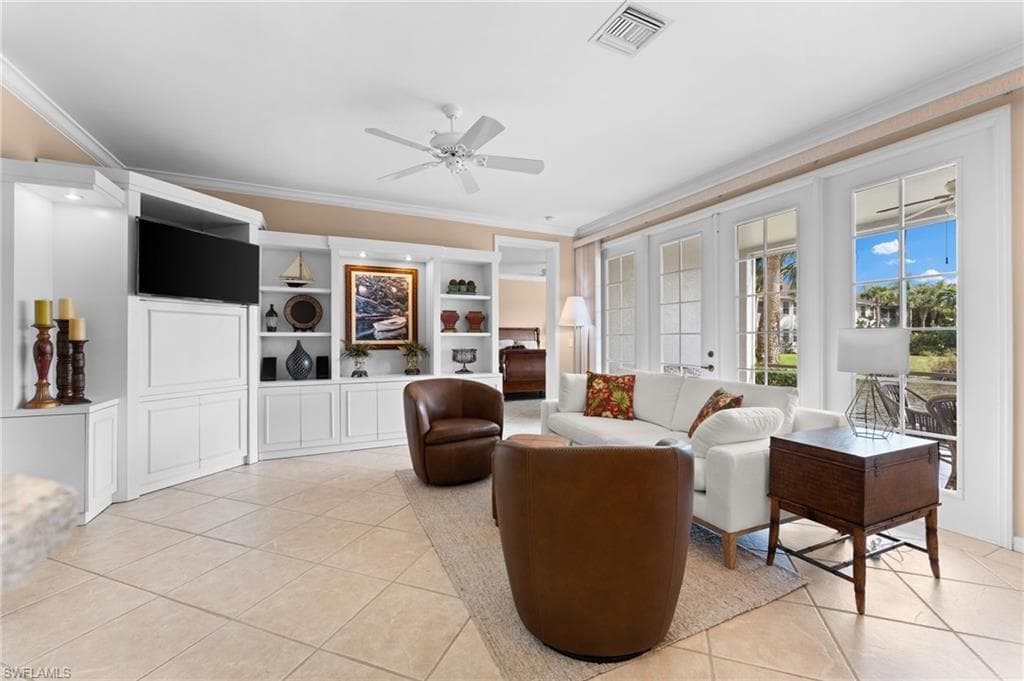 5060 Yacht Harbor Cir 102, Naples, FL 34112-5
