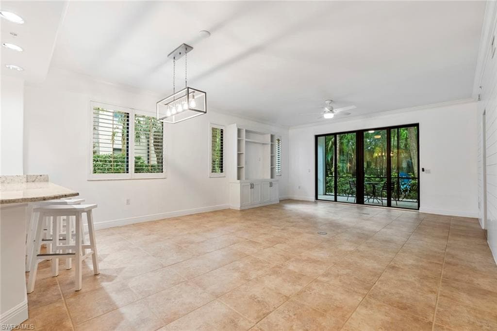 1035 Sandpiper St F101, Naples, FL 34102-9