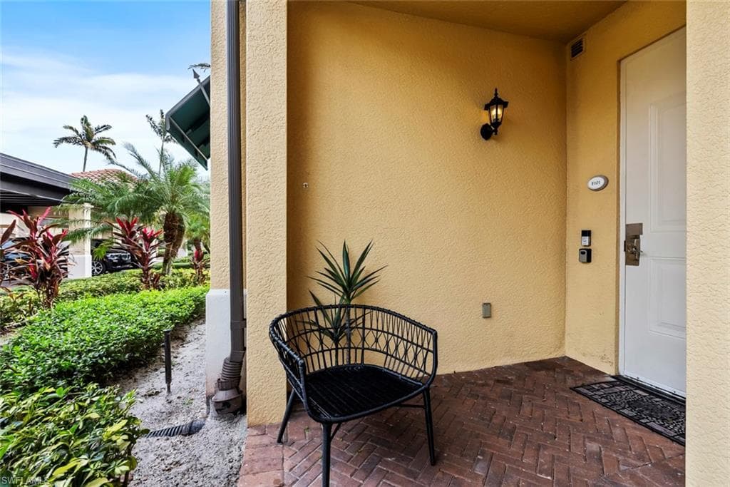 1035 Sandpiper St F101, Naples, FL 34102-23