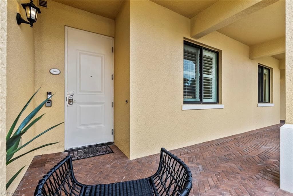 1035 Sandpiper St F101, Naples, FL 34102-24