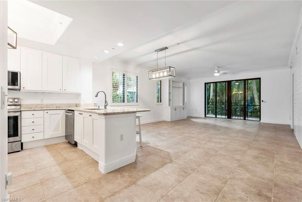 1035 Sandpiper St F101, Naples, FL 34102-30