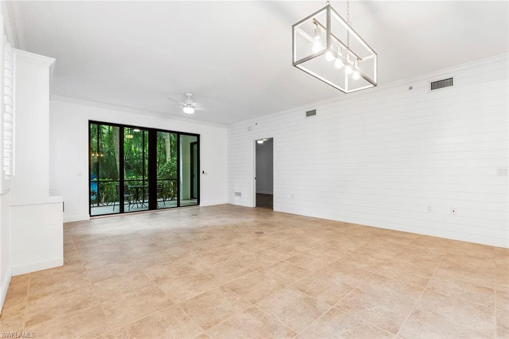 1035 Sandpiper St F101, Naples, FL 34102-37