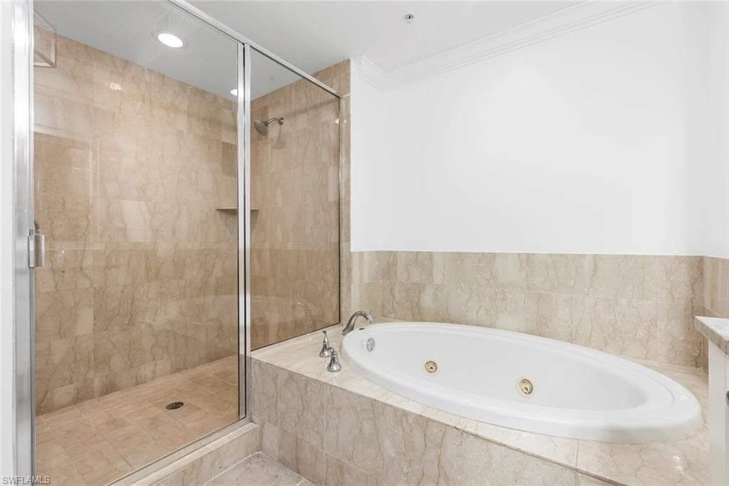 1035 Sandpiper St F101, Naples, FL 34102-42