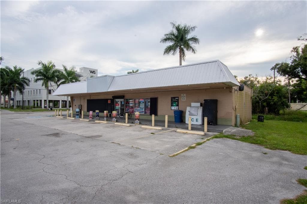 2154 Broadway, Fort Myers, FL 33901-1