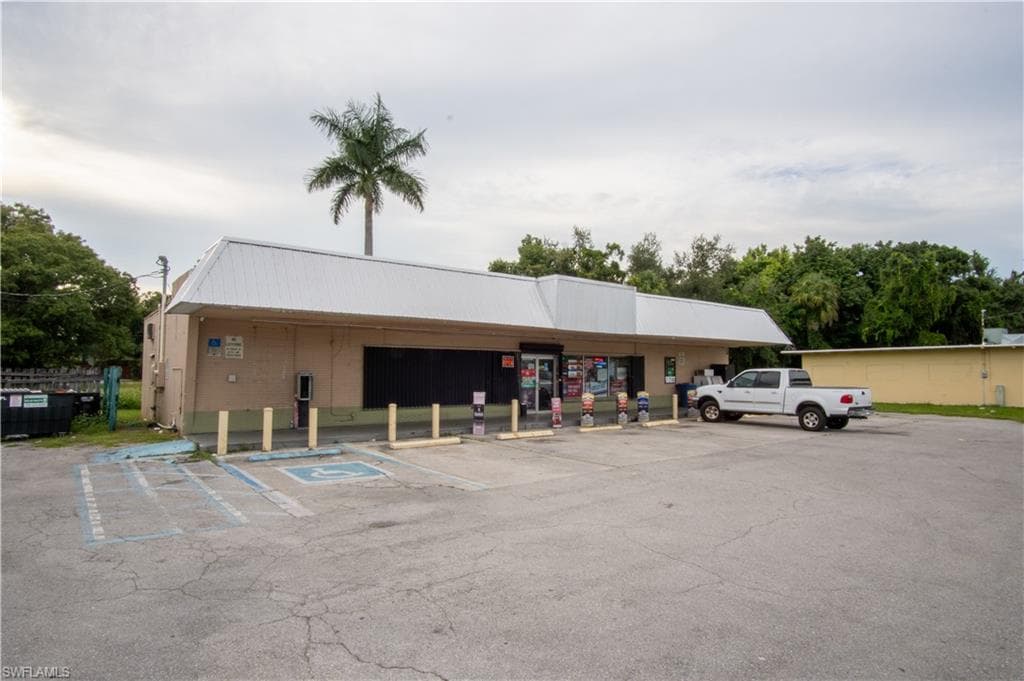 2154 Broadway, Fort Myers, FL 33901-2