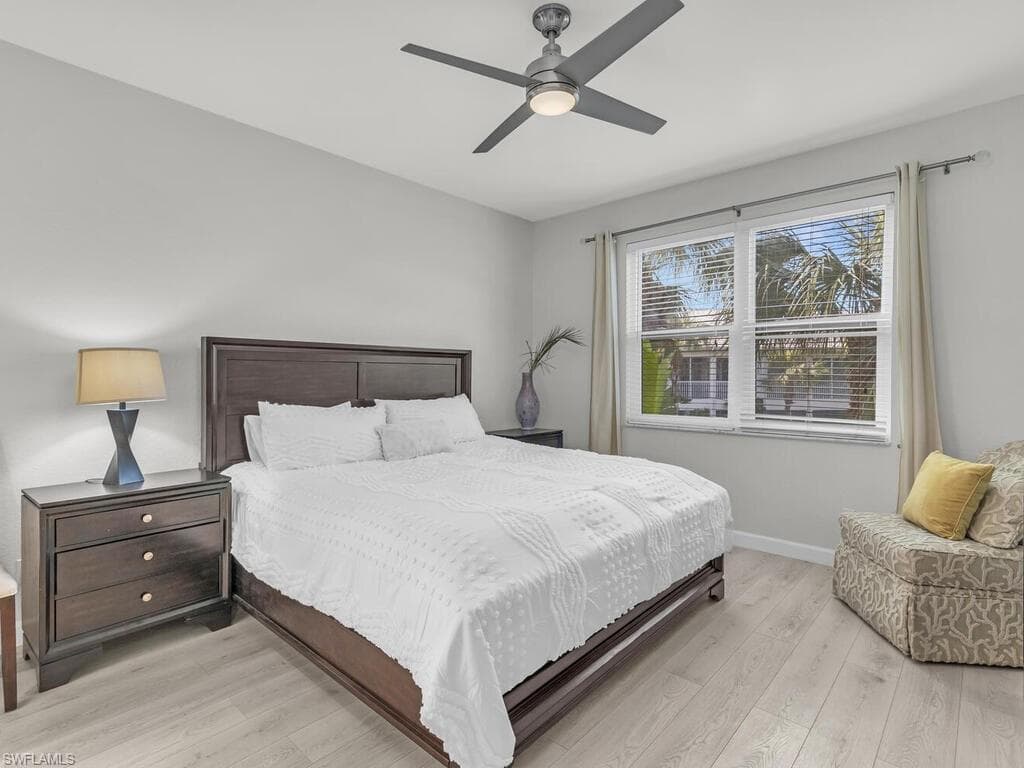 4625 Hawks Nest Dr C202, Naples, FL 34114-17