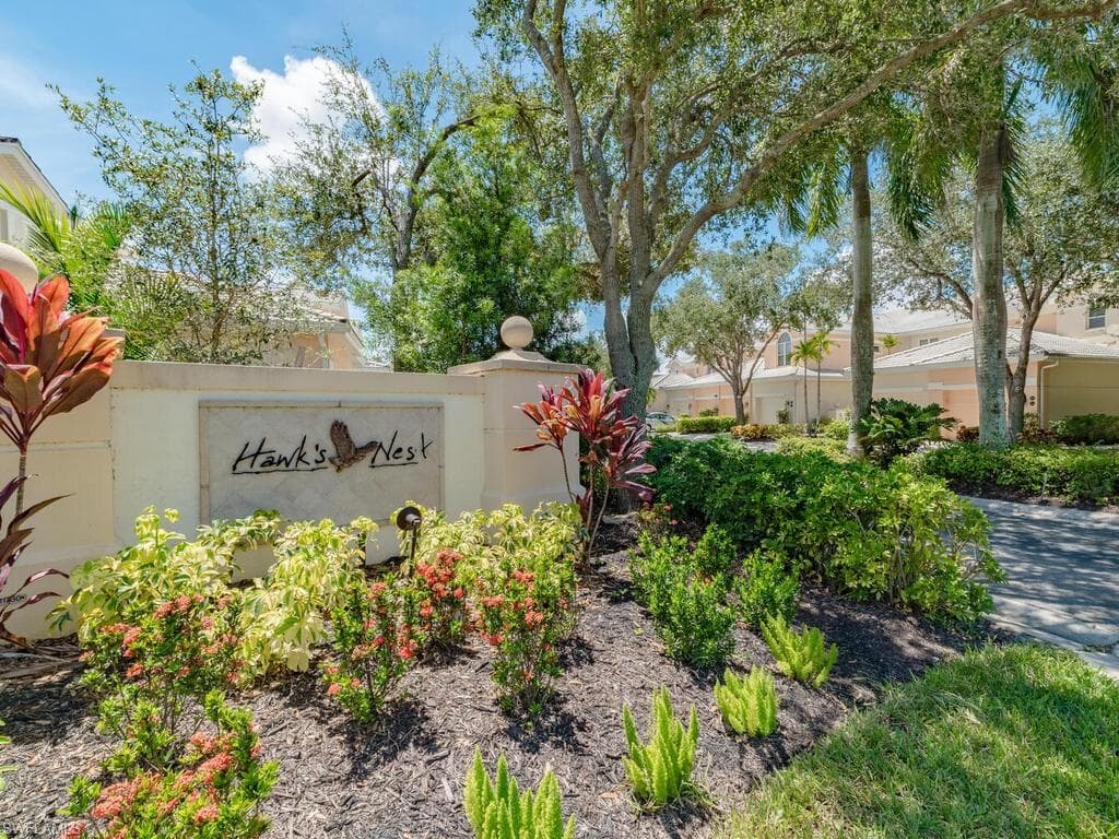 4625 Hawks Nest Dr C202, Naples, FL 34114-32