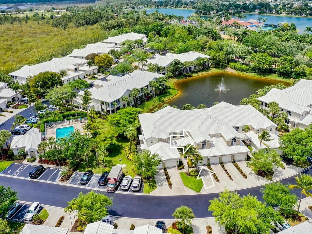 4625 Hawks Nest Dr C202, Naples, FL 34114-35