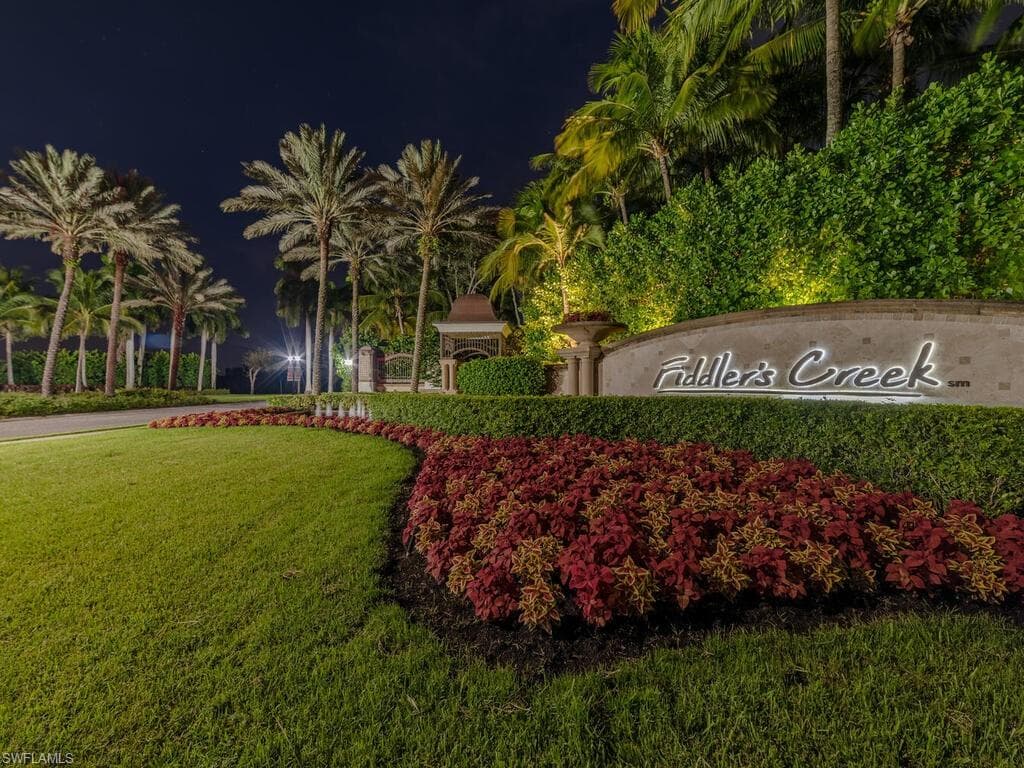 4625 Hawks Nest Dr C202, Naples, FL 34114-38