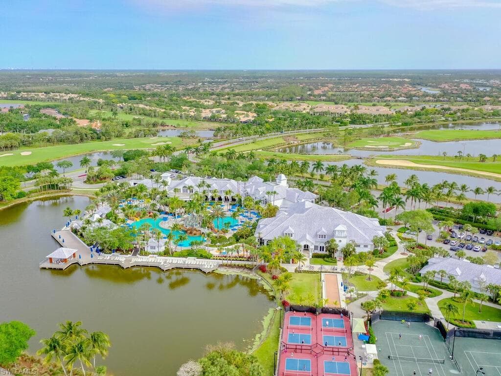4625 Hawks Nest Dr C202, Naples, FL 34114-43