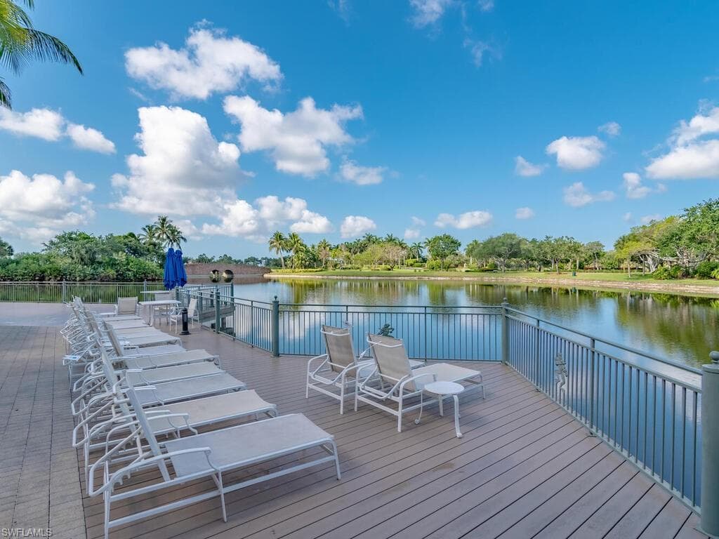 4625 Hawks Nest Dr C202, Naples, FL 34114-46