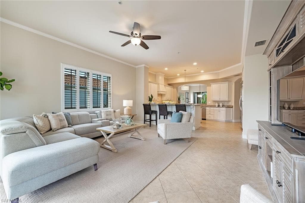 2859 Tiburon Blvd E 103, Naples, FL 34109-3