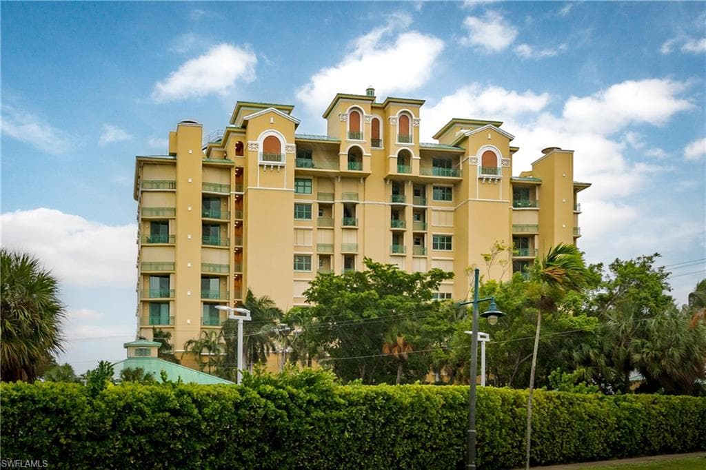 1079 Bald Eagle Dr N704, Marco Island, FL 34145-45