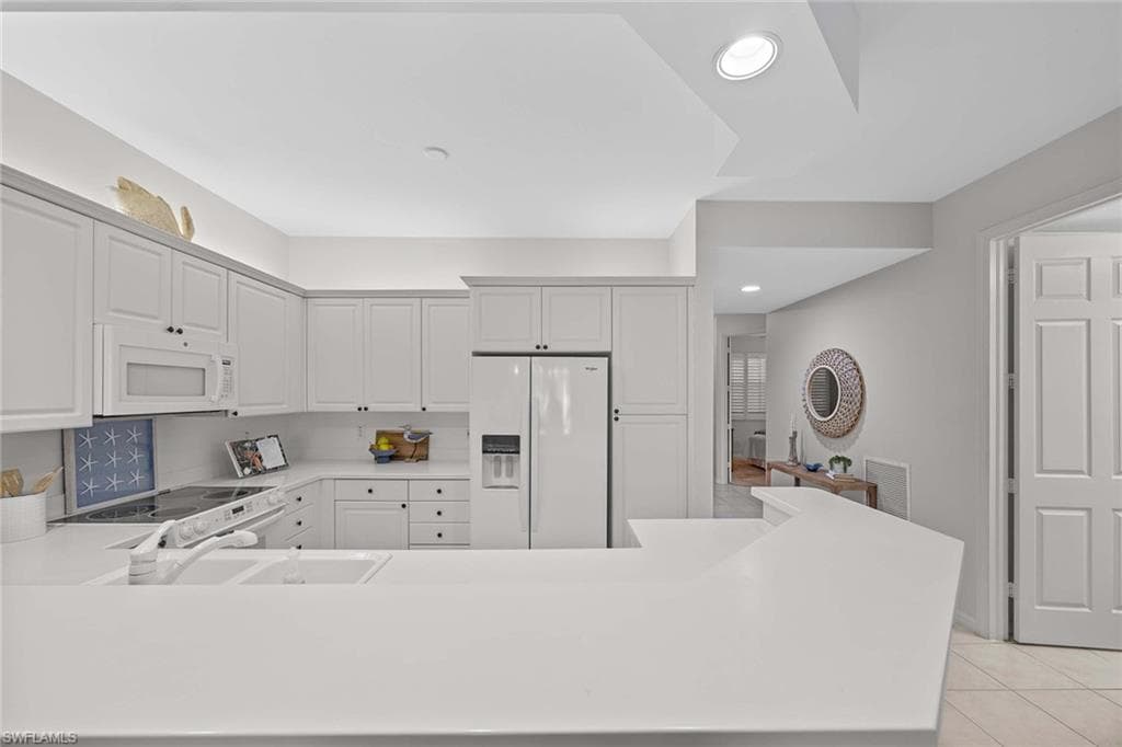 400 Flagship Dr 305, Naples, FL 34108-10