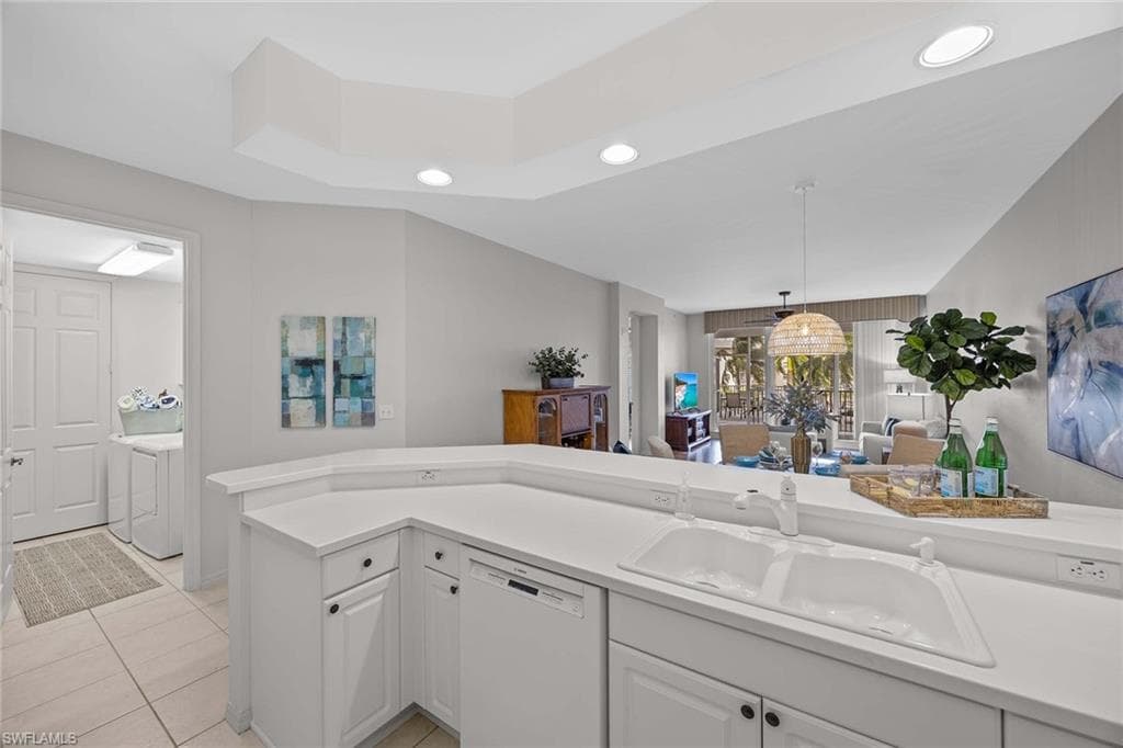 400 Flagship Dr 305, Naples, FL 34108-12
