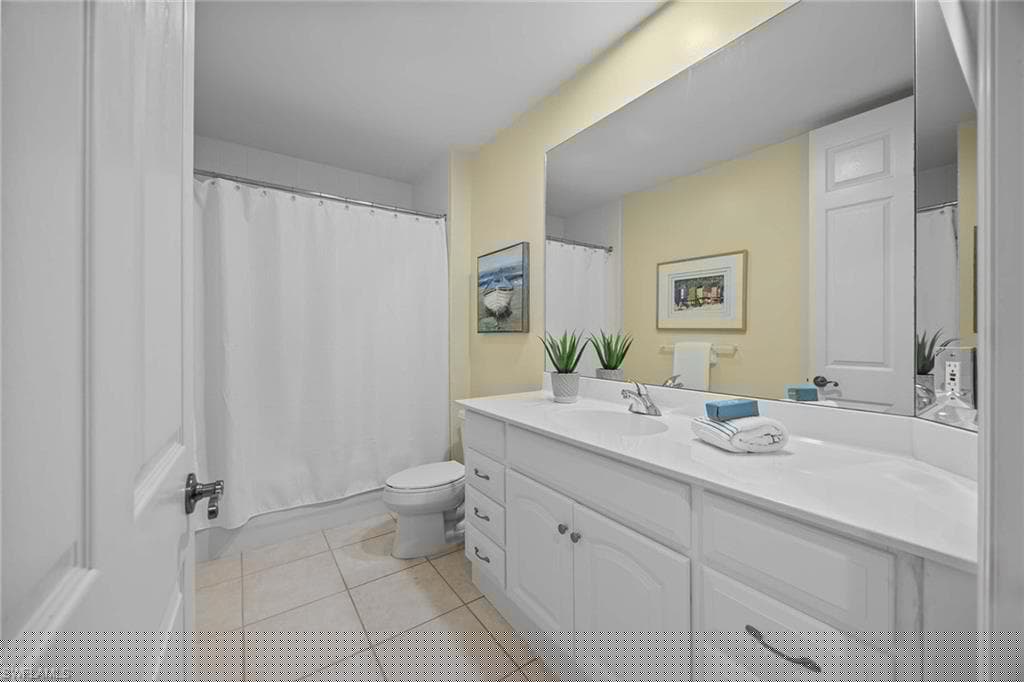 400 Flagship Dr 305, Naples, FL 34108-23
