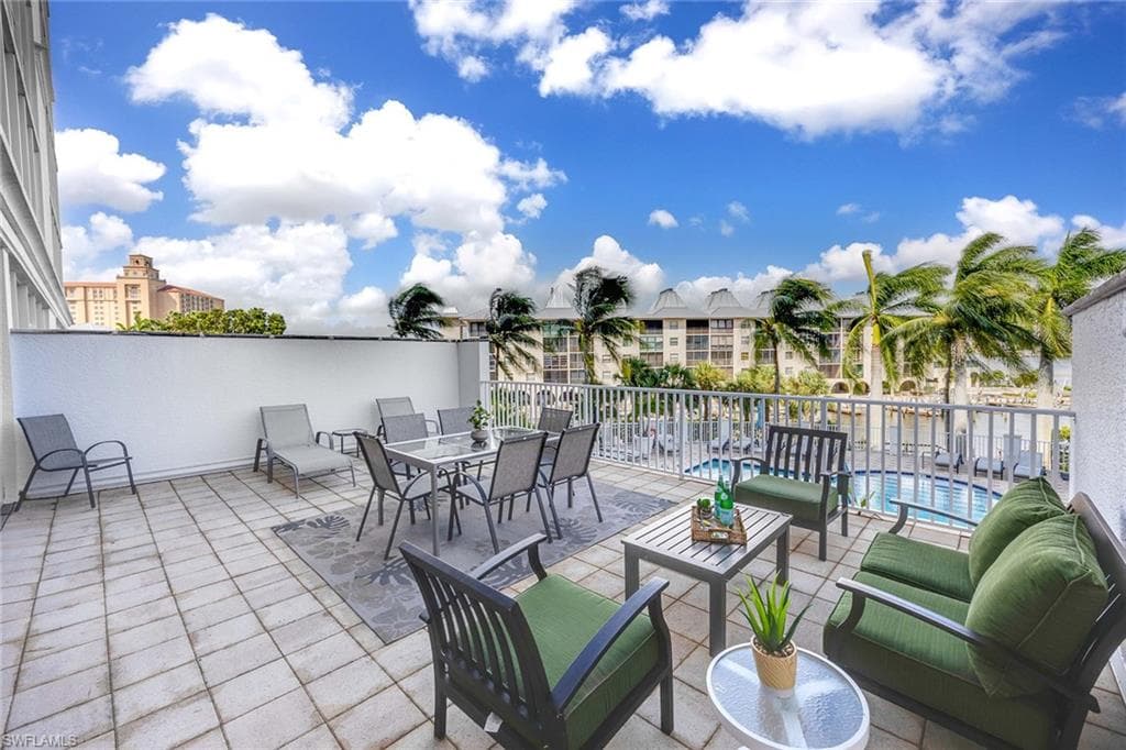400 Flagship Dr 305, Naples, FL 34108-27