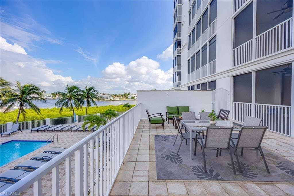 400 Flagship Dr 305, Naples, FL 34108-28