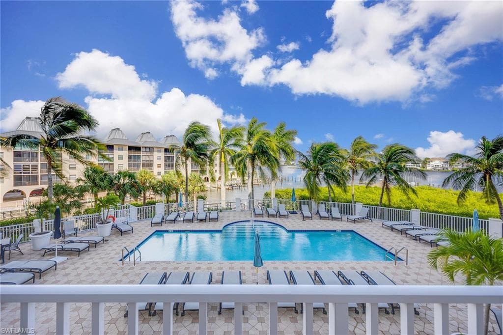 400 Flagship Dr 305, Naples, FL 34108-29